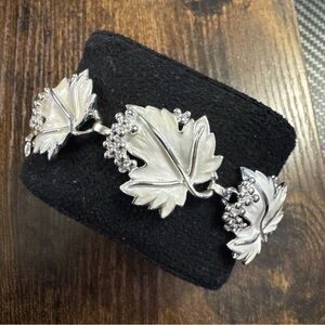 Vintage SARAH COVENTRY Silver Tone White Leaf Bracelet Cocktail Statement